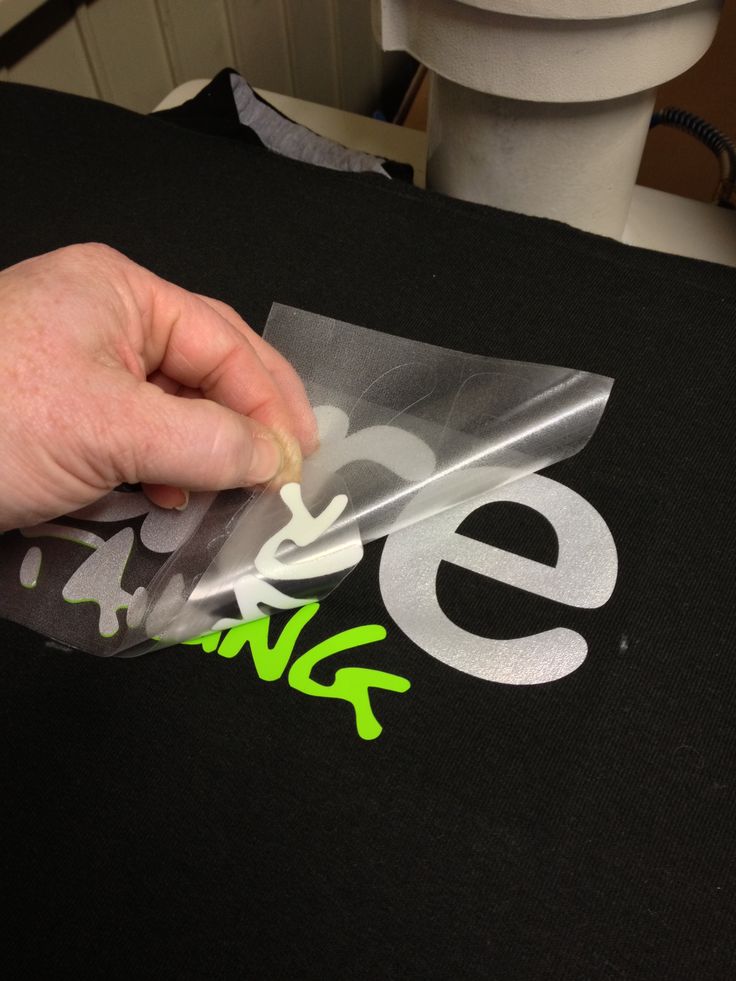 In decal là kỹ thuật in sử dụng máy cắt chuyên dụng